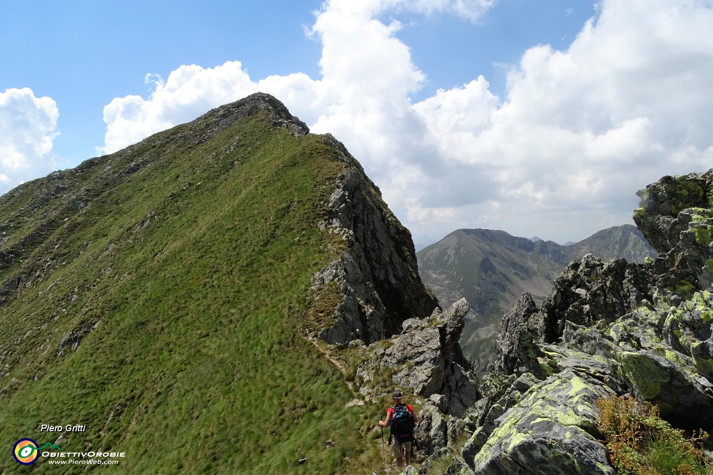 80 Passaggi con attenzione  su facili roccette.JPG